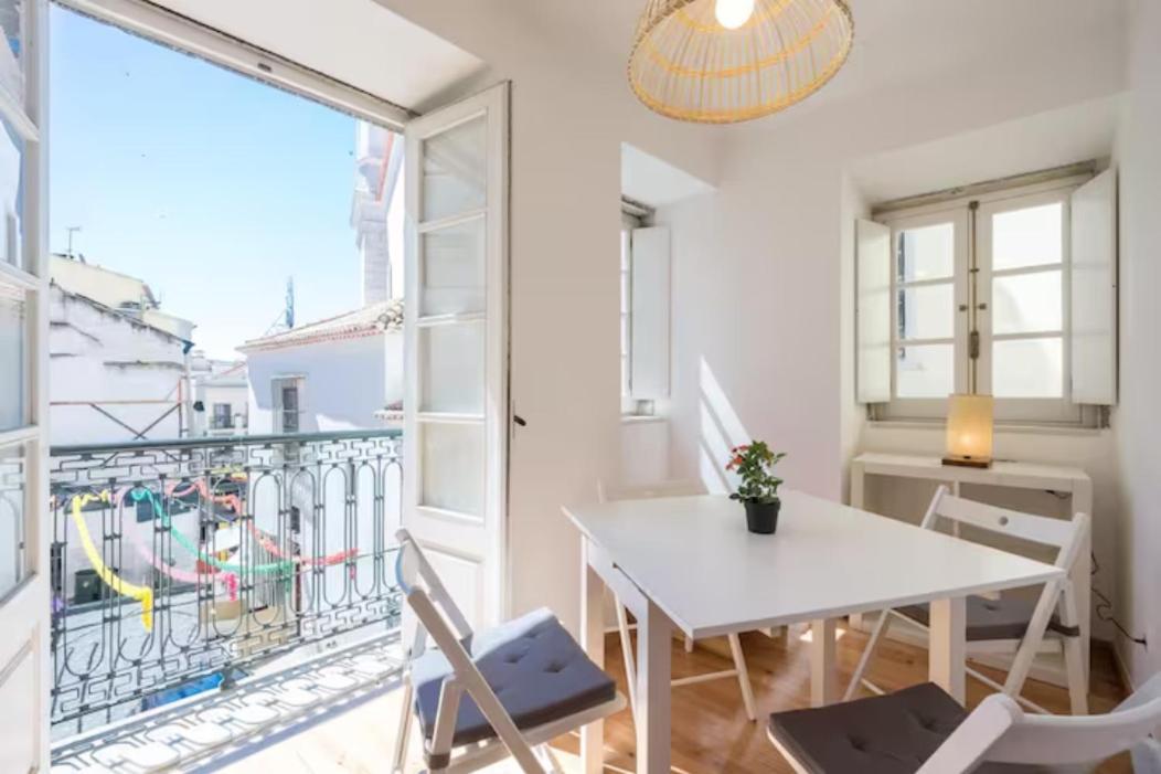 Sao Miguel Apartments Lisbon Bagian luar foto